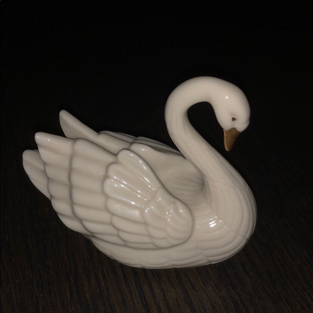 Lenox swan